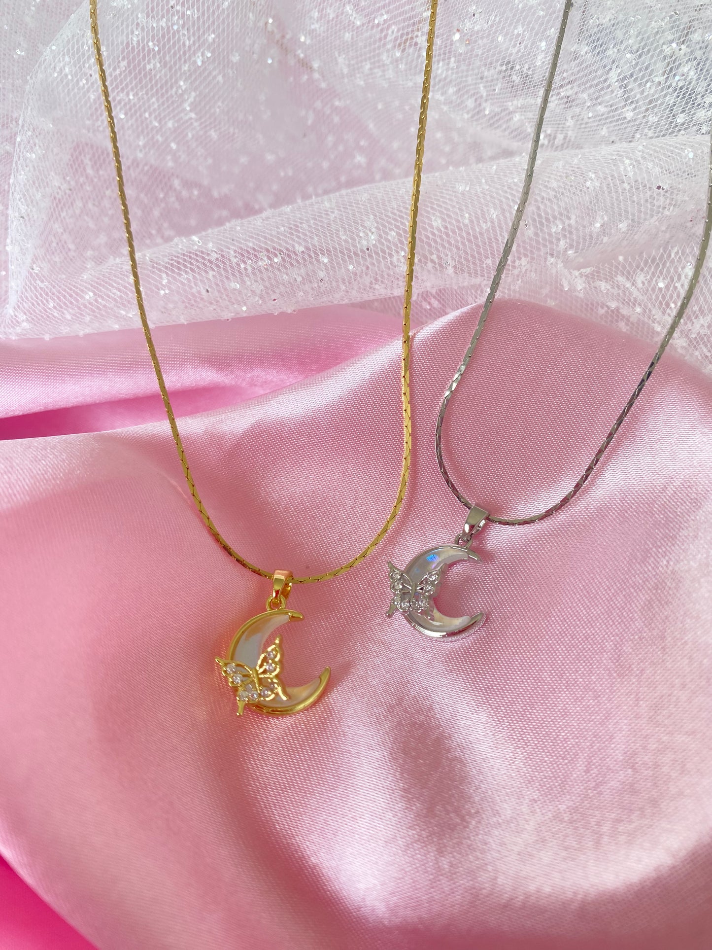 Shiny moon necklace