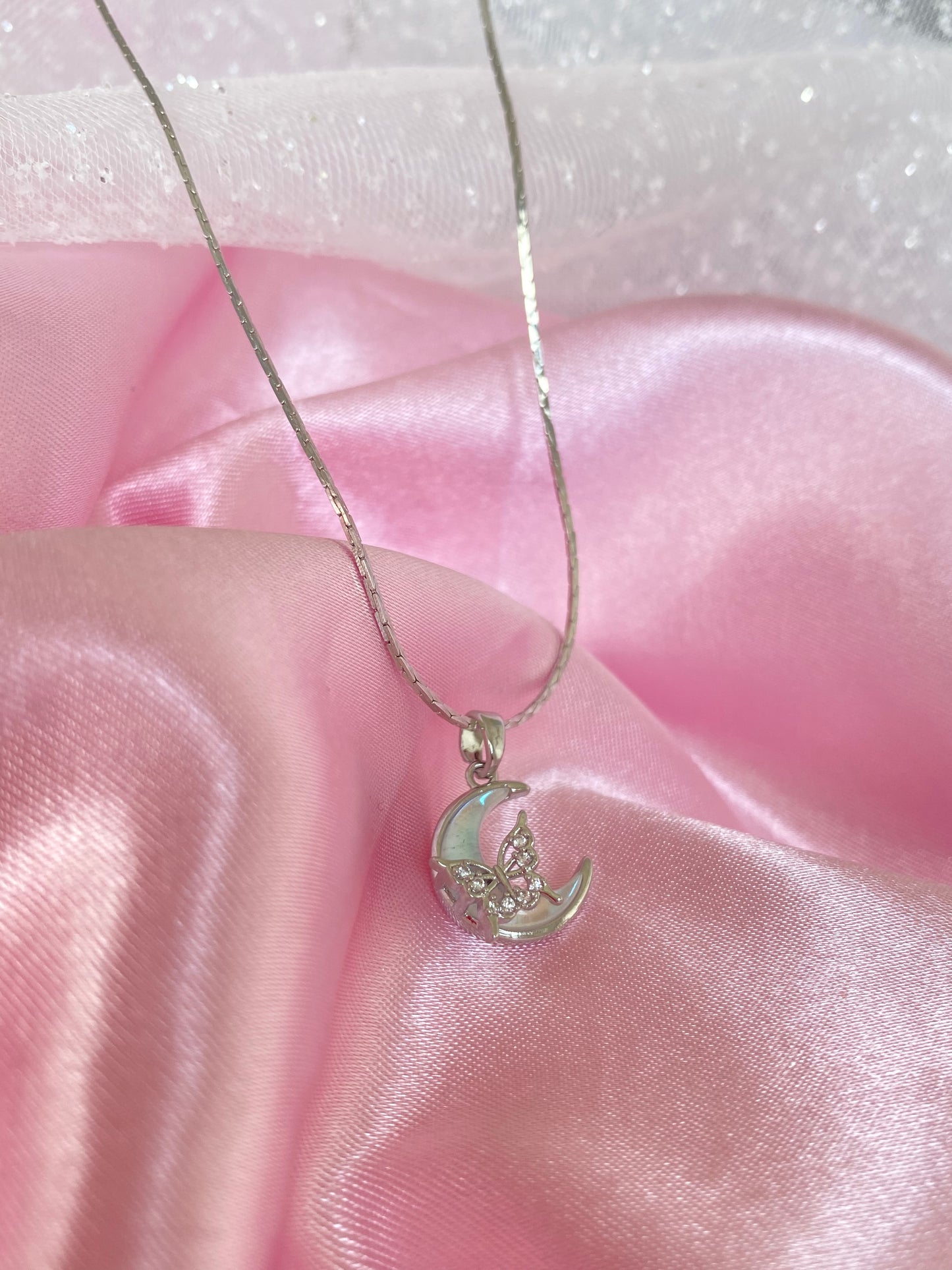 Shiny moon necklace