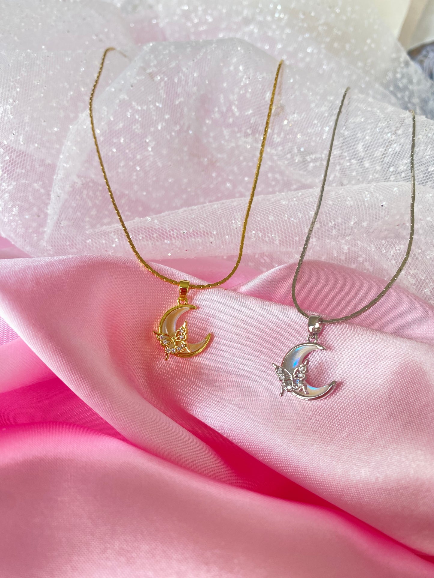 Shiny moon necklace
