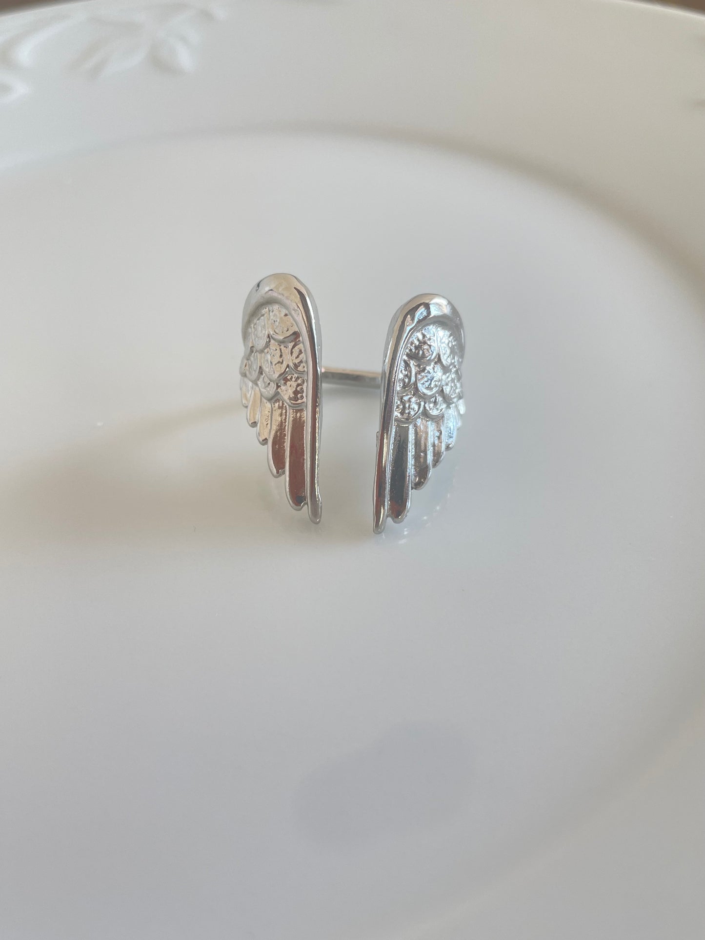 Angel wings ring