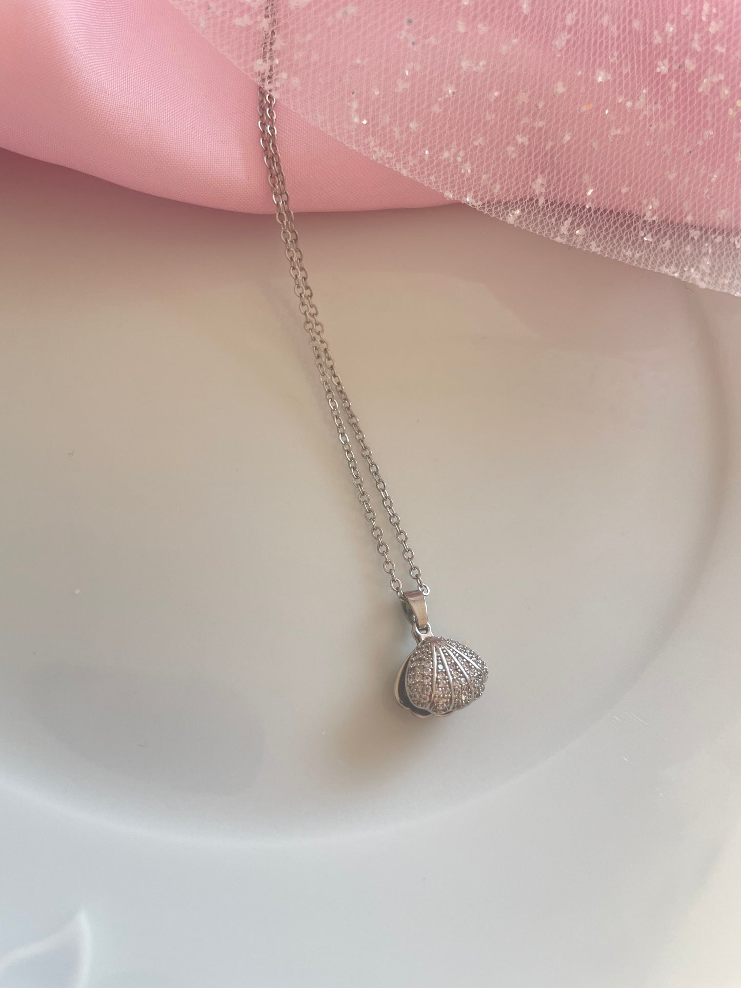 Pearly shell necklace (silver)