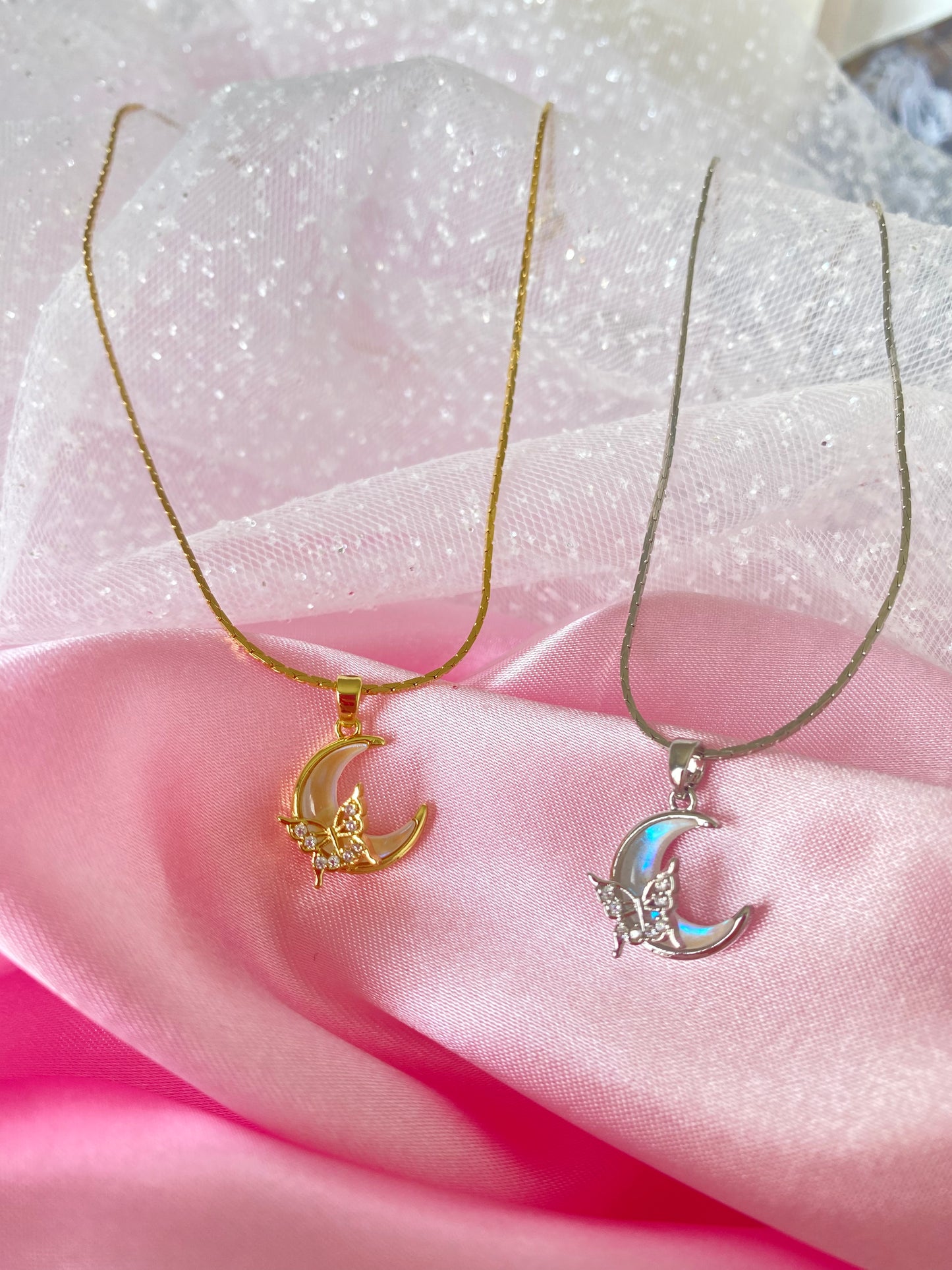 Shiny moon necklace