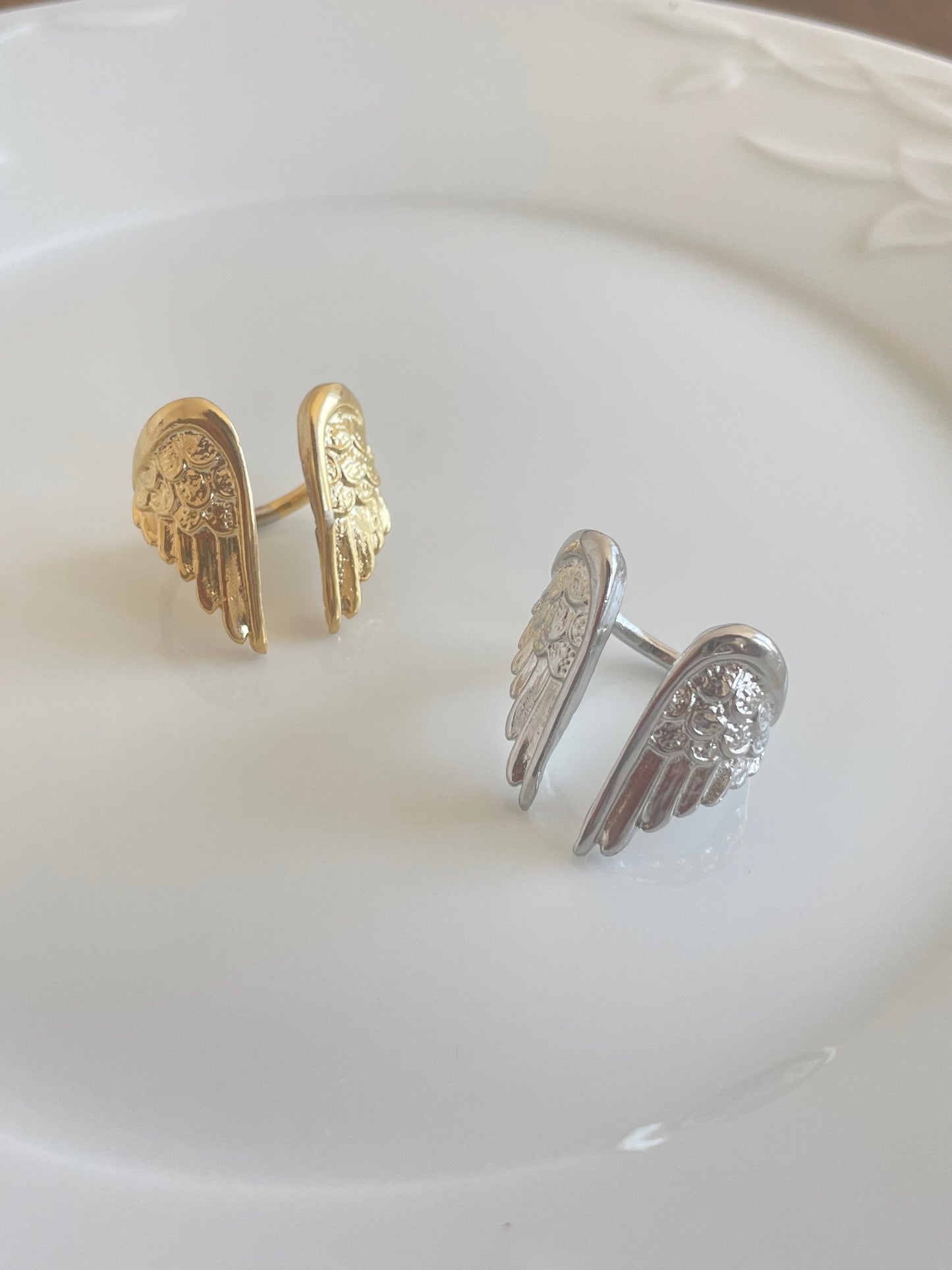 Angel wings ring