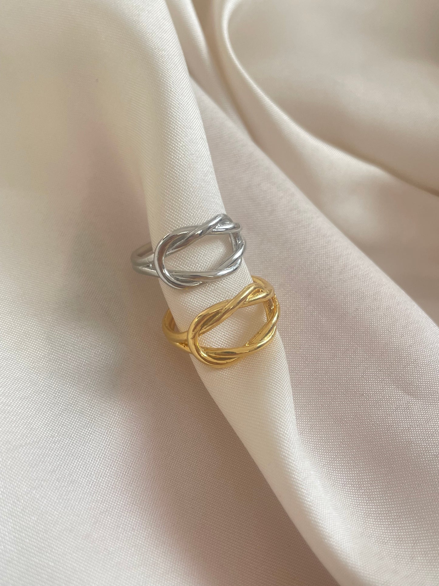 Knot ring