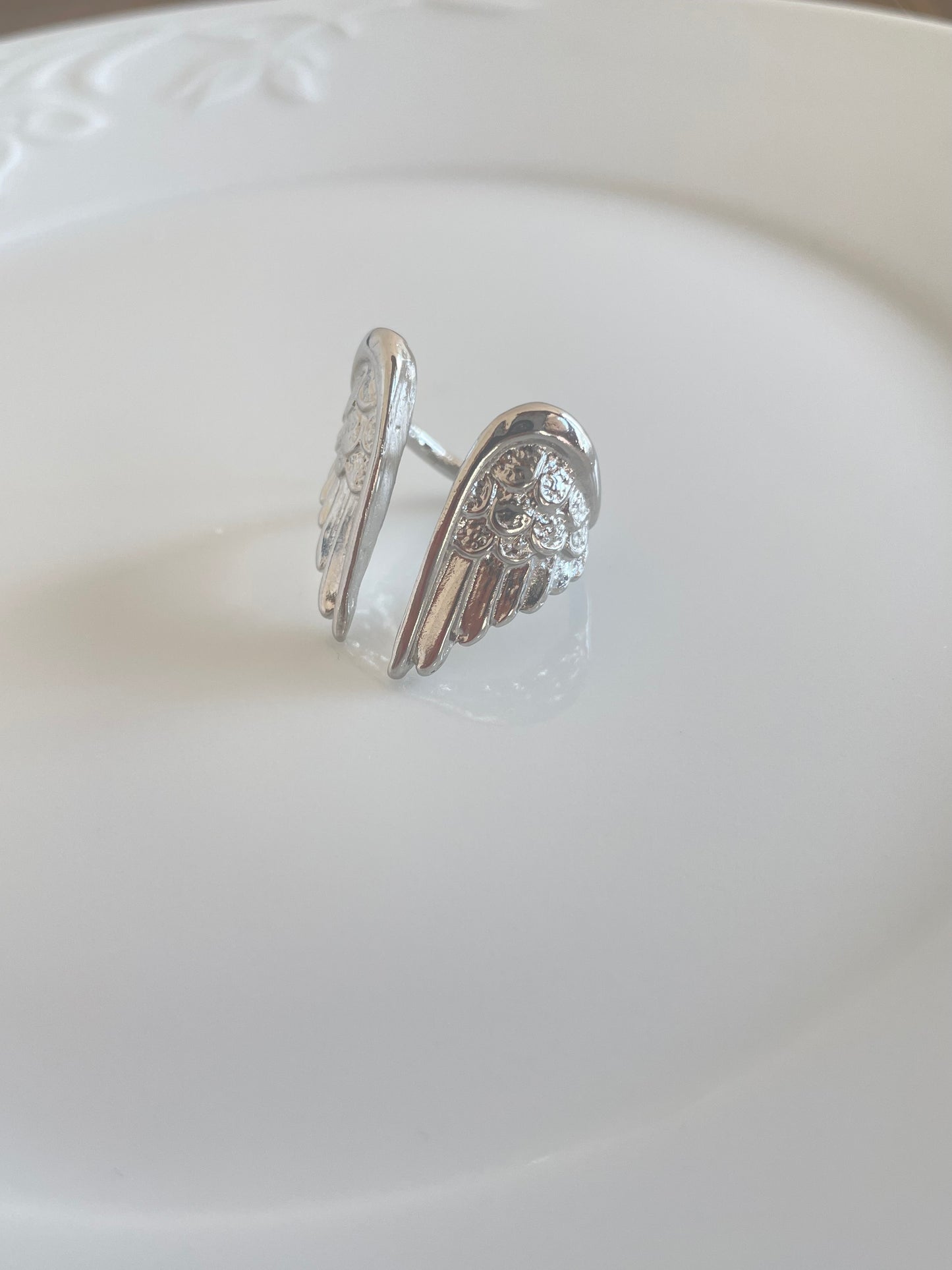 Angel wings ring