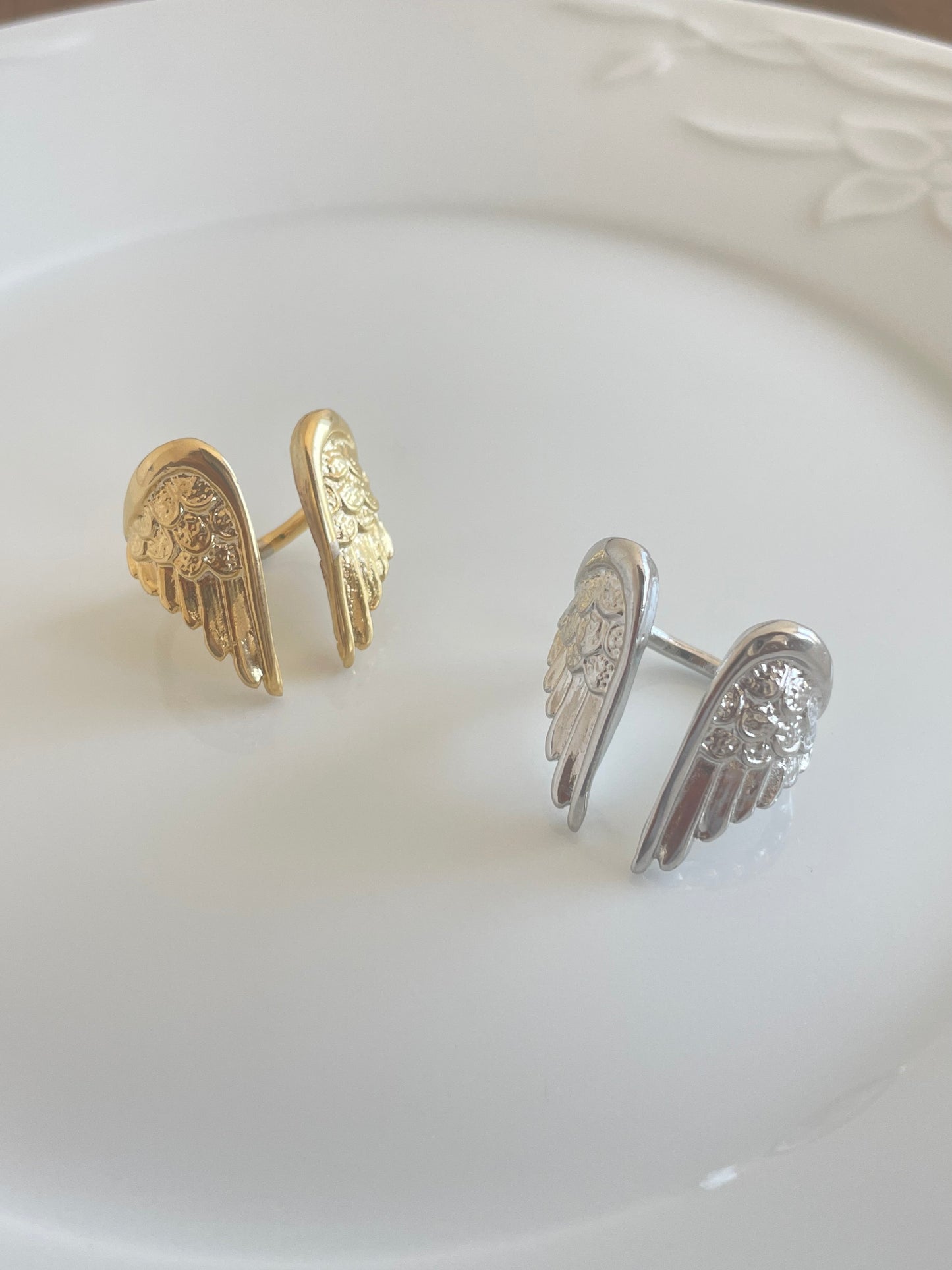 Angel wings ring