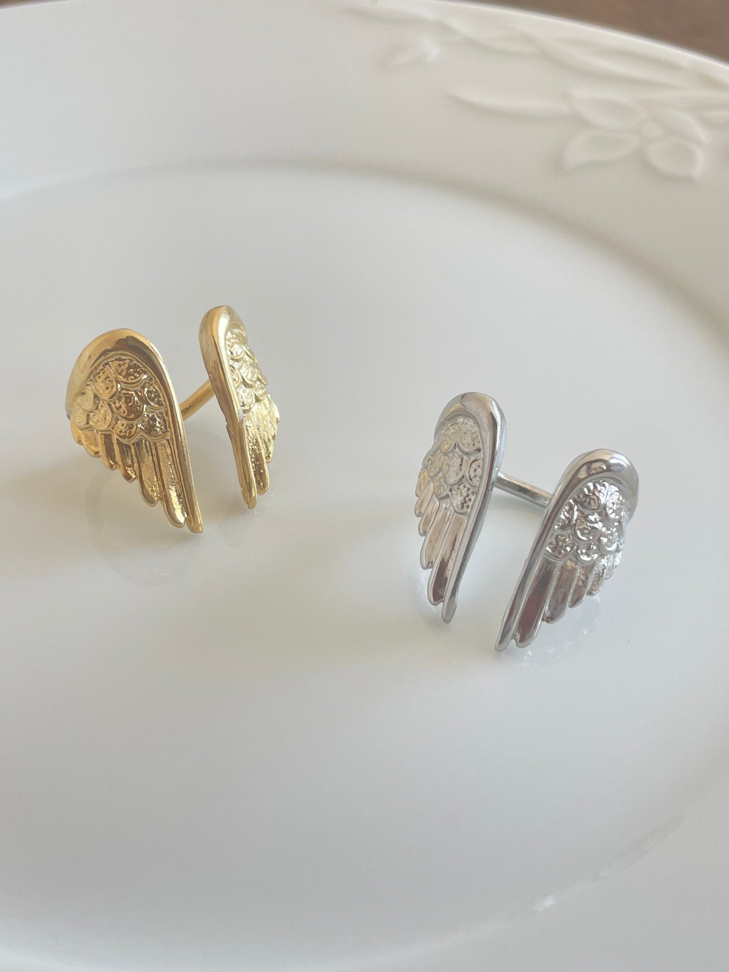 Angel wings ring