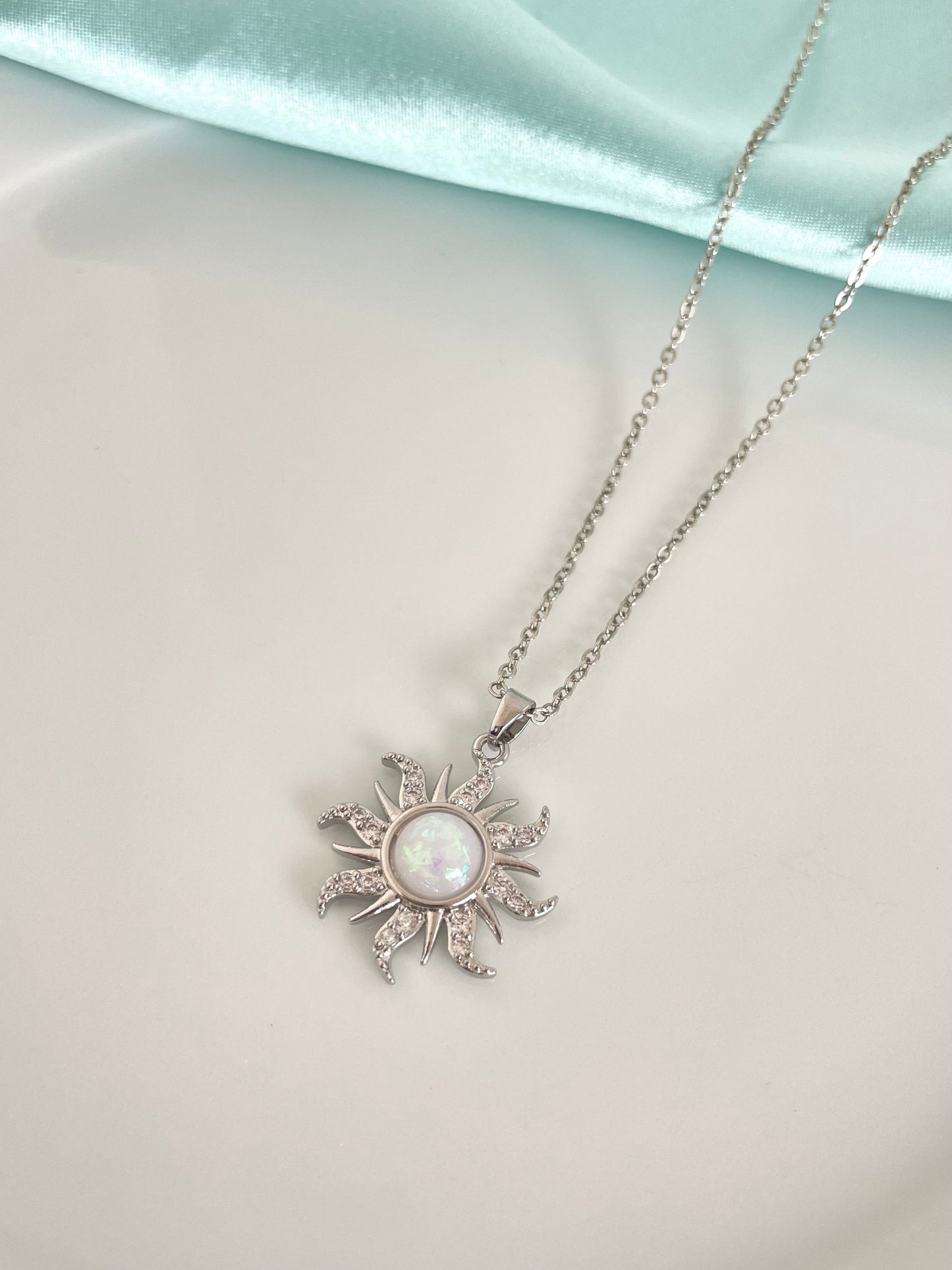 Silver Rapunzel Sun Necklace (pearl white)