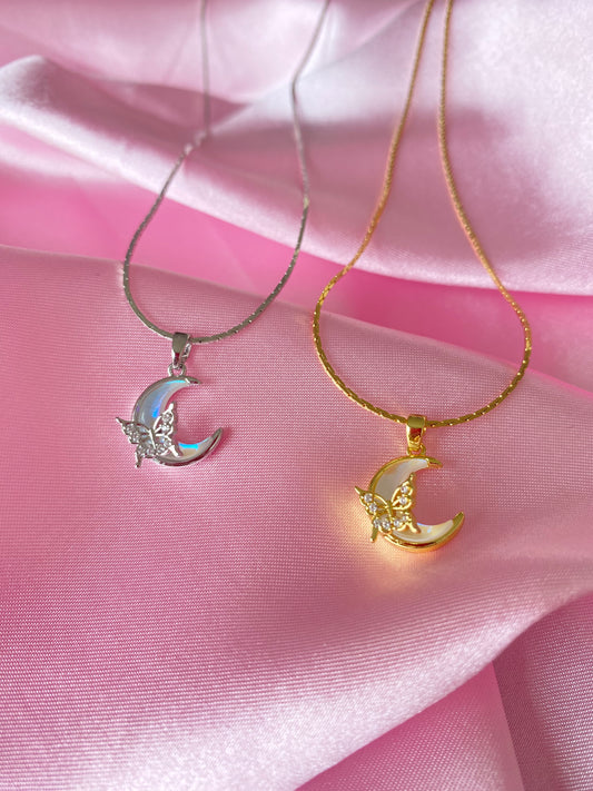 Shiny moon necklace