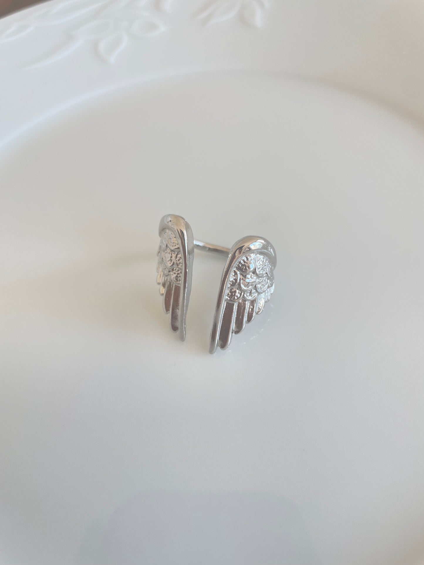 Angel wings ring