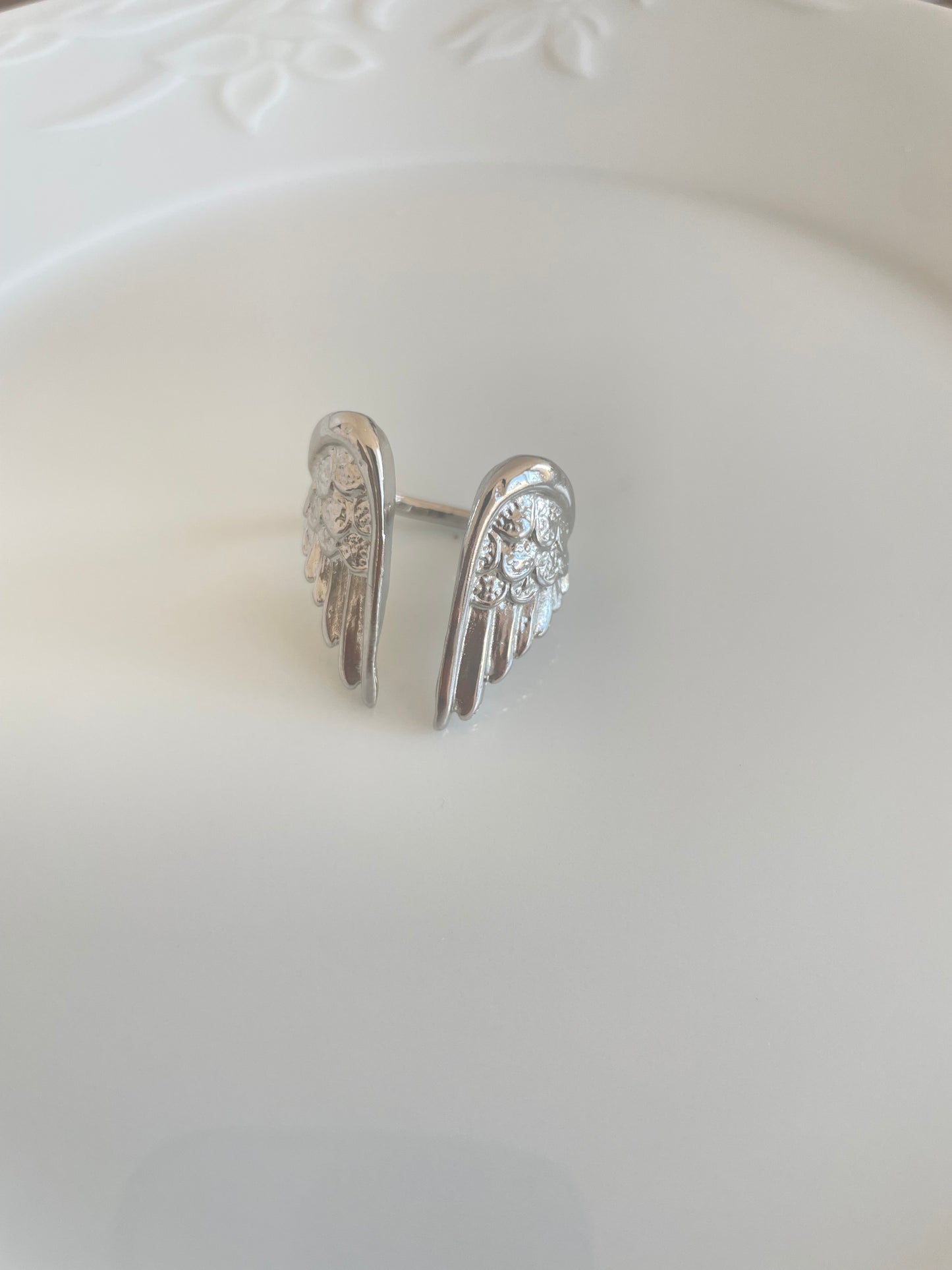 Angel wings ring