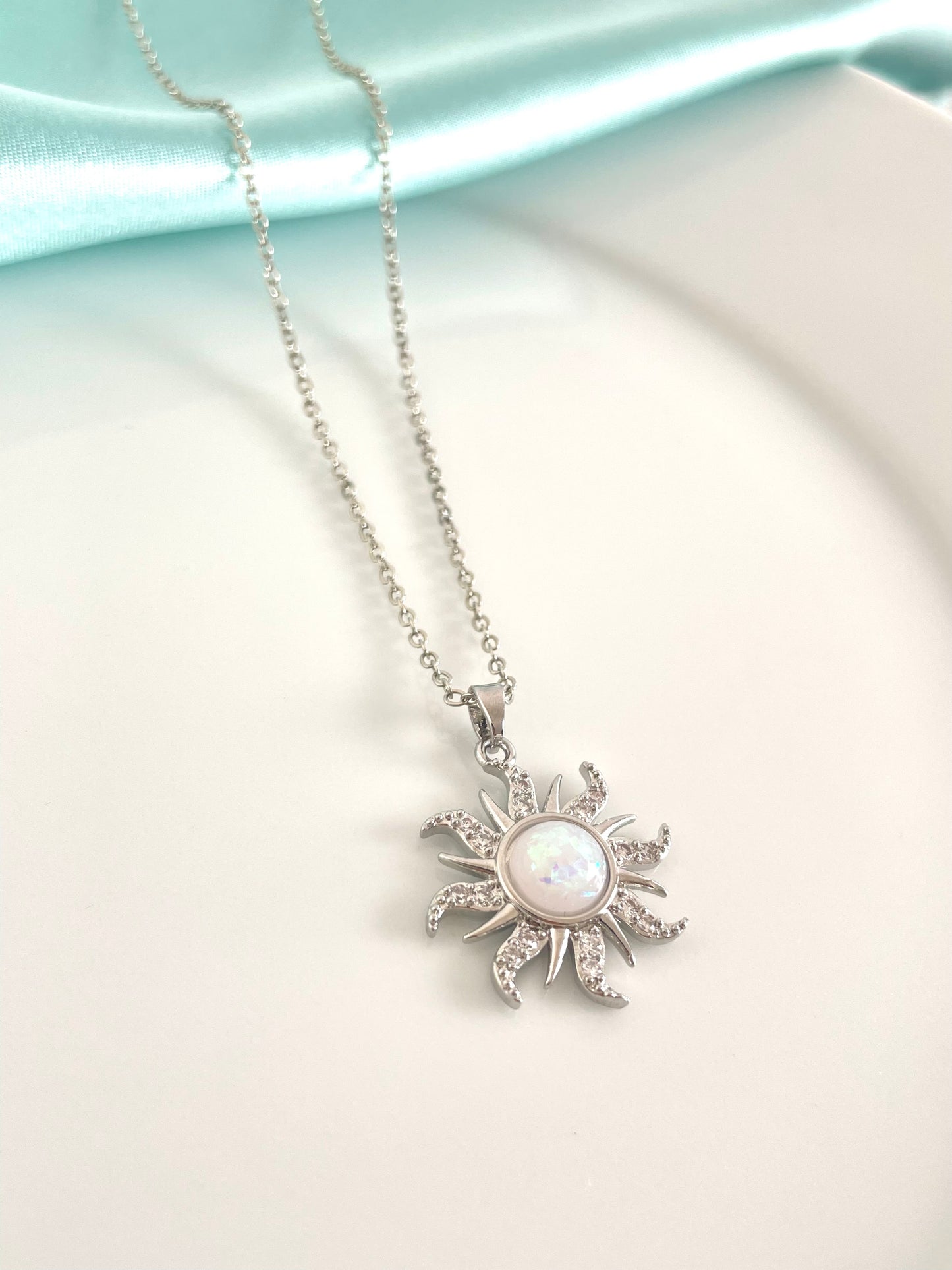 Silver Rapunzel Sun Necklace (pearl white)