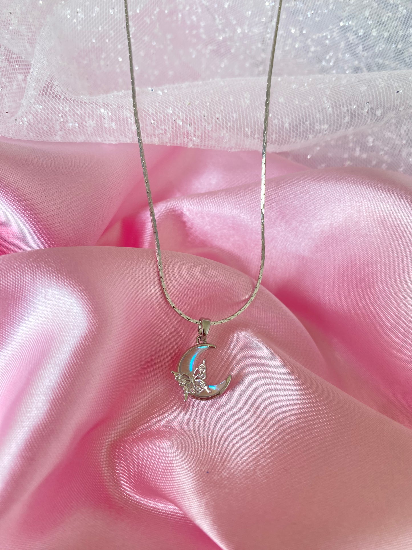 Shiny moon necklace