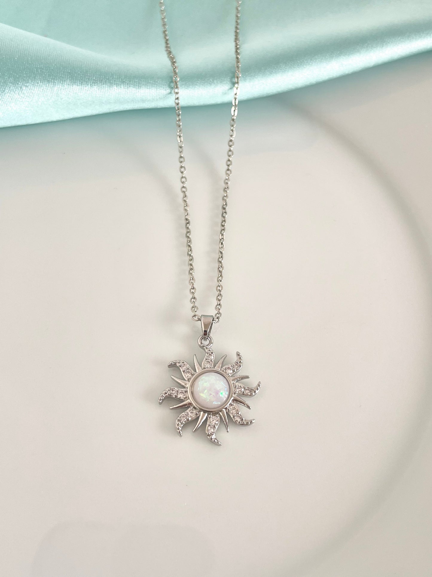 Silver Rapunzel Sun Necklace (pearl white)