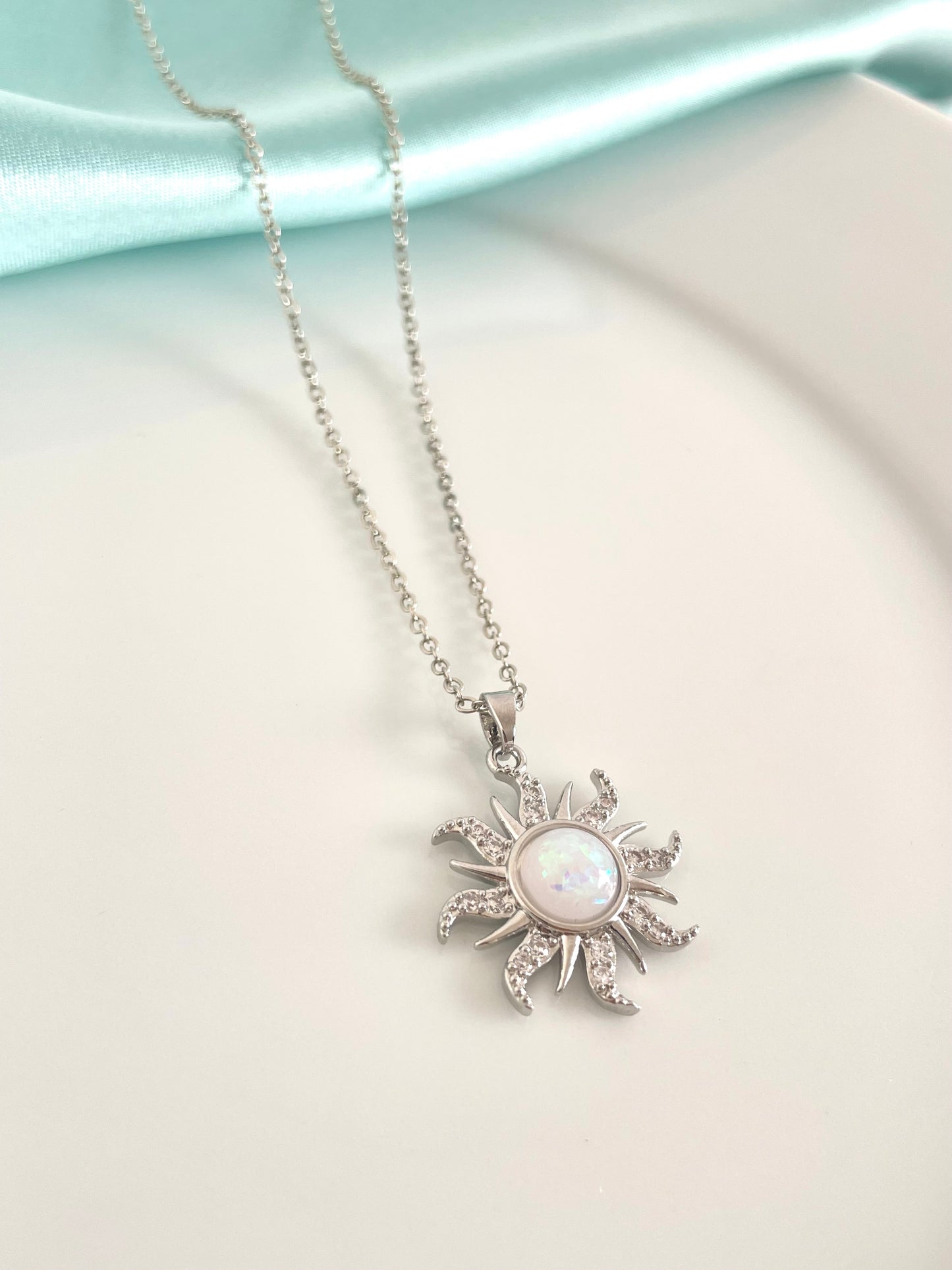 Silver Rapunzel Sun Necklace (pearl white)