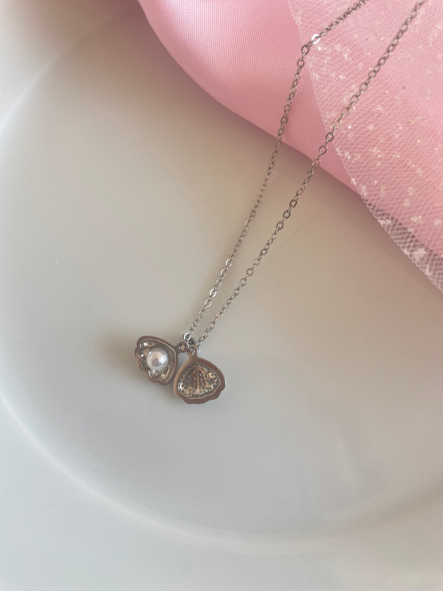 Pearly shell necklace (silver)