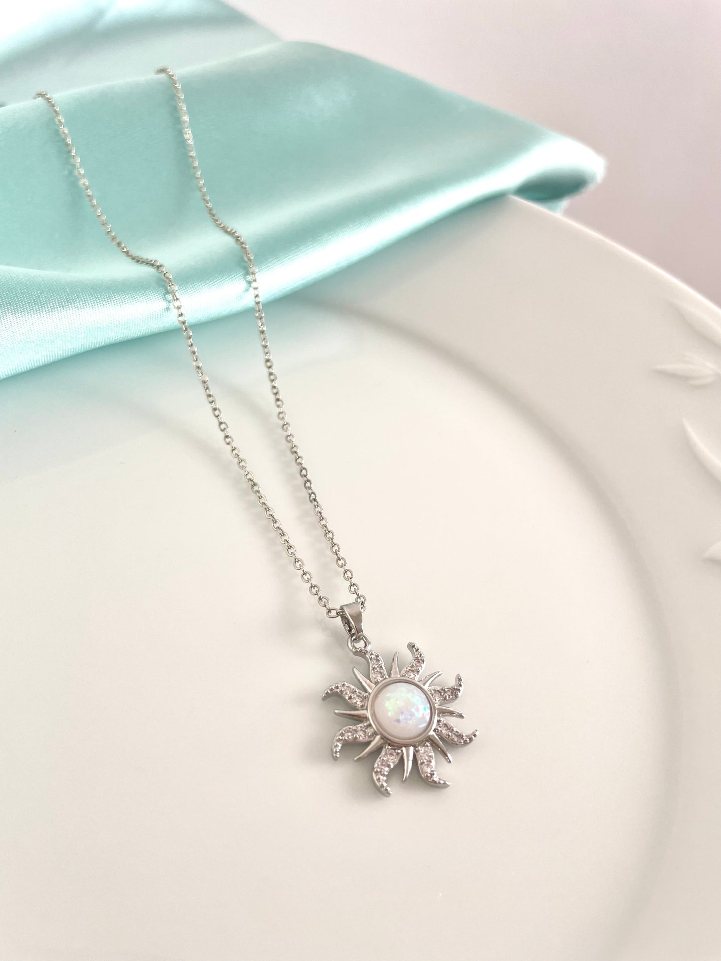 Silver Rapunzel Sun Necklace (pearl white)