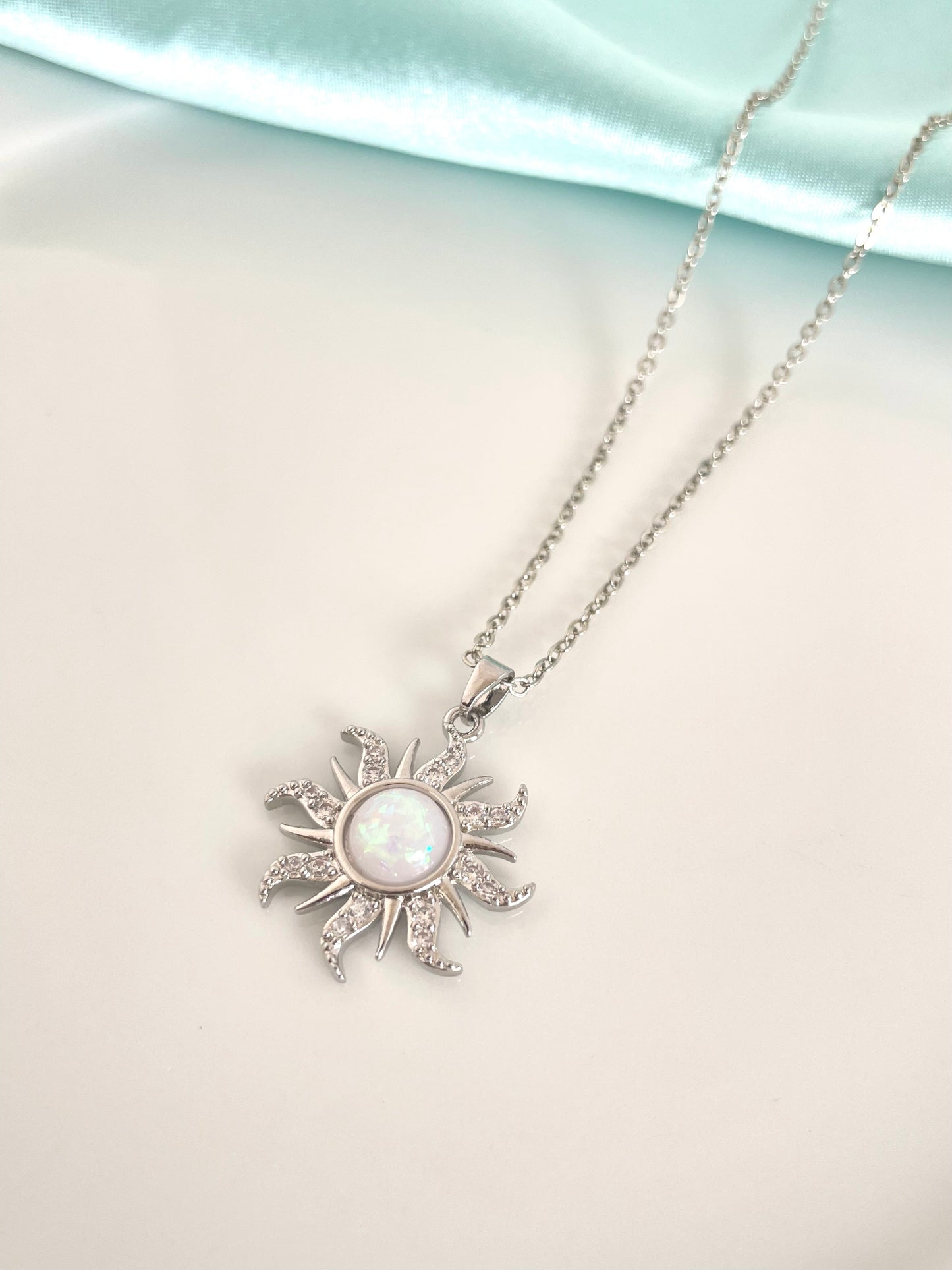 Silver Rapunzel Sun Necklace (pearl white)