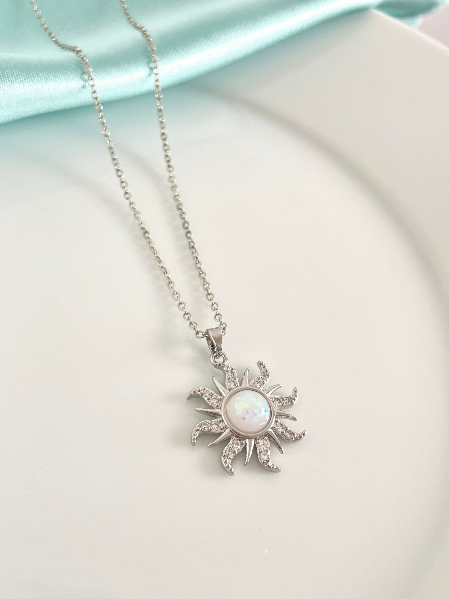 Silver Rapunzel Sun Necklace (pearl white)