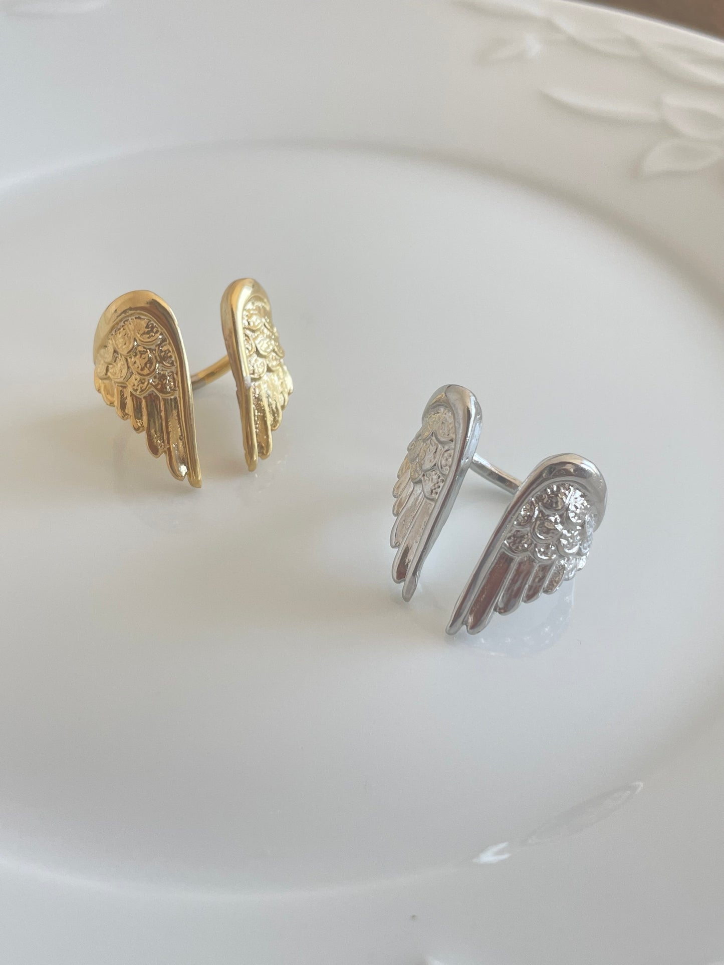 Angel wings ring