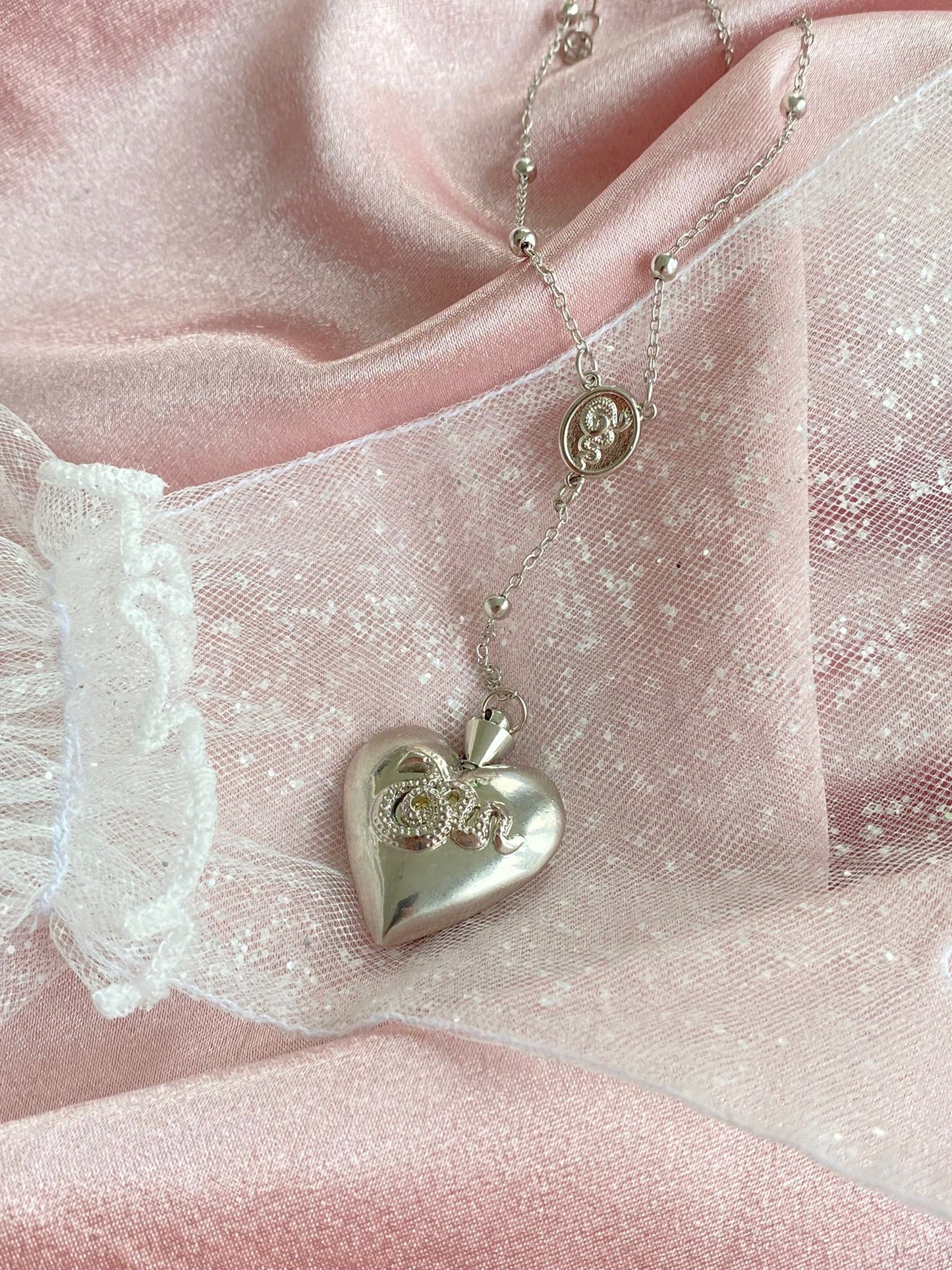 Lana Del Rey silver heart necklace