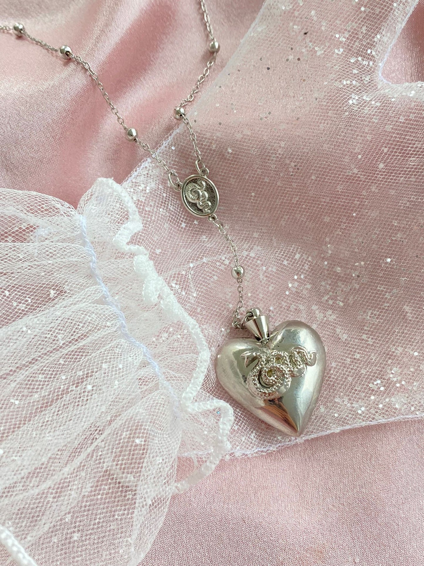 Lana Del Rey silver heart necklace